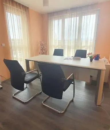 елегантен градски с обширна тераса Pernik