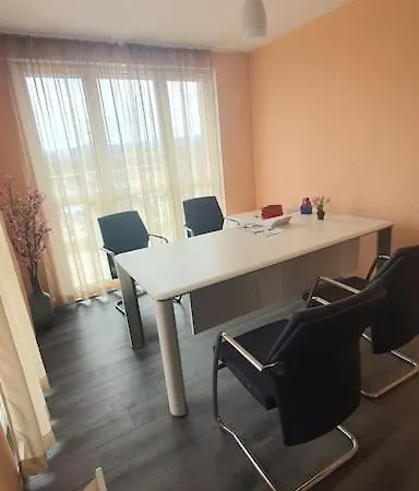 Apartman елегантен градски с обширна тераса Pernik