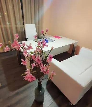 Appartement елегантен градски с обширна тераса *