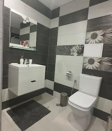 елегантен градски с обширна тераса Appartement