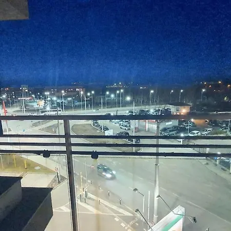 елегантен градски с обширна тераса *