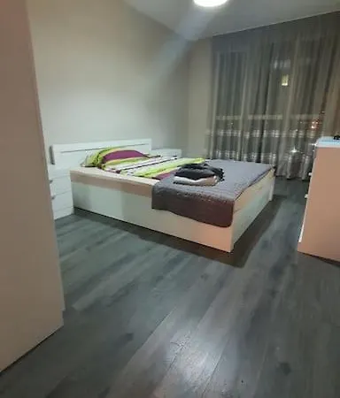 Appartement елегантен градски с обширна тераса