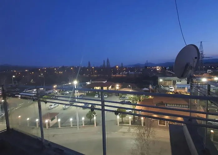 елегантен градски с обширна тераса