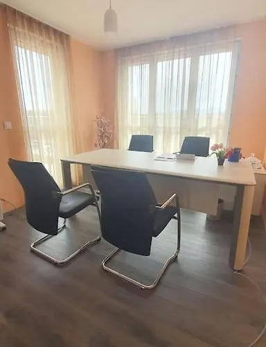 елегантен градски с обширна тераса Pernik