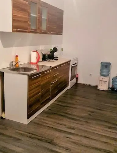 елегантен градски с обширна тераса