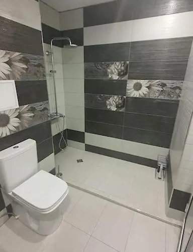 елегантен градски с обширна тераса Daire Pernik