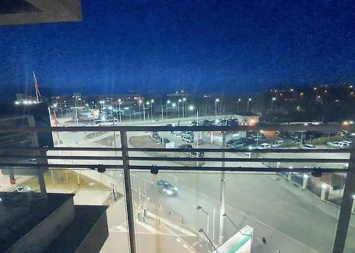 елегантен градски с обширна тераса *